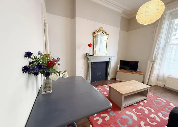 Gorgeous Flat In Heart Of Clifton