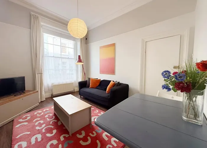 Gorgeous Flat In Heart Of Clifton